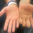 Arrestato: mano incastrata nella porta della cella3