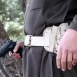 Bimbi afghani puntano pistola a prigionieri Isis8