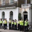 Londra, anarchici protestano davanti casa di Boris Johnson6