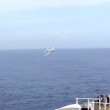 VIDEO YOUTUBE Aereo marina francese sfiora la nave da crociera 2