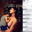 Belen Rodriguez in mini bikini col figlio Santiago: foto scatena polemiche 8