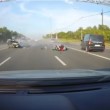 VIDEO YOUTUBE Mosca, il terribile schianto tra auto e moto 5