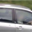 VIDEO YOUTUBE Guida pericolosa: questa donna al volant 2e sta...