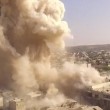 Aleppo, palazzo bombardato: detriti in aria, ribelli scappano nei tunnel8