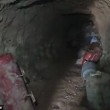 Aleppo, palazzo bombardato: detriti in aria, ribelli scappano nei tunnel7
