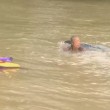 Louisiana, salva donna e cane da auto che affonda2