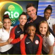 Rio 2016, Simone Biles bacia il suo idolo Zac Efron3