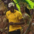 YOUTUBE Rio 2016: Usain Bolt, "trenino" con ballerine samba7