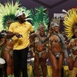 YOUTUBE Rio 2016: Usain Bolt, "trenino" con ballerine samba4