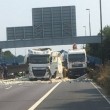 YOUTUBE Ponte pedonale crolla su autostrada in Gran Bretagna 2