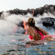 Surf attorno al vulcano attivo, l'impresa di Alison Teal3