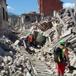Terremoto Accumoli, polemica: "Tetti in cemento armato su muri in pietra"