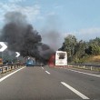 YOUTUBE Autostrada A1: bus in fiamme e incidente, traffico in tilt26