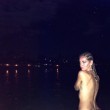 Chiara Ferragni, bagno di notte senza costume FOTO
