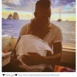 Mario Balotelli versione papà: in barca con Pia4