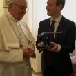Papa Francesco riceve Mark Zuckerberg e la moglie a Roma FOTO
