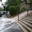 Roma, bomba d'acqua paralizza città: metro in tilt, strade allagate...04