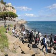 Ventimiglia, migranti sfondano confine: a nuoto fino in Francia, occupano scogliera12