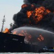 YOUTUBE Golfo Messico, petroliera esplode: 150mila barili in fiamme
