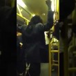 Londra, donna ubiraca insulta uomo di colore sul bus Parla inglese2