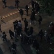 Manchester, 100 giovani in uniforme scolastica si picchiano in strada2