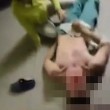 YOUTUBE Medico gli chiede impegnativa, paziente lo massacra di botte2