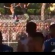 Pisa, calciatori festeggiano con tifosi fuori dallo stadio13