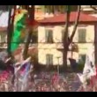 Pisa, calciatori festeggiano con tifosi fuori dallo stadio15