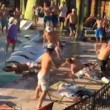 Texas, mega rissa in piscina tra turisti britannici