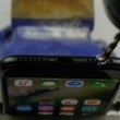 VIDEO YOUTUBE "Se bucate iPhone 7 trovate il jack": lui scherza, ma c'è chi lo fa 3