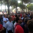 Pisa, calciatori festeggiano con tifosi fuori dallo stadio5