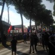 Pisa, calciatori festeggiano con tifosi fuori dallo stadio4
