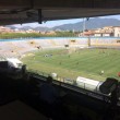 Pisa, calciatori festeggiano con tifosi fuori dallo stadio2