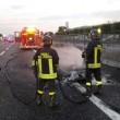 Porsche d'epoca a fuoco in autostrada: completamente distrutta FOTO 2