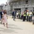 Kate Middleton e il selfie con il muratore FOTO. E William si arrabbia