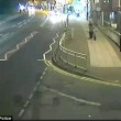 VIDEO YOUTUBE Donna da sola in strada di notte: aggredita ma riesce a salvarsi 4