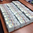 Russia, a casa del capo anti-corruzione 122 milioni di dollari: sequestrati 2 2