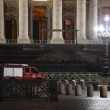 Vaticano, uomo sfonda transenne a Piazza Sa 5n Pietro FOTO
