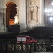 Vaticano, uomo sfonda transenne a Piazza San Pietro FOTO 7