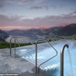 Infinity, la piscina di lusso costruita in mezzo alle Alpi svizzere6