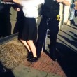 Londra, poliziotto trascina tredicenne per i capelli4