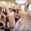 Matrimonio rom dura 4 giorni: sposa con abito da 200mila euro8