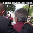 Nonna bolognese con Le Iene porta tortellini a pompieri Amatrice3