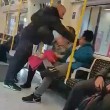 Picchia asatico nella metro di Londra: donna insegue aggressore8