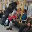 Picchia asatico nella metro di Londra: donna insegue aggressore7