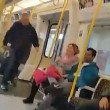 Picchia asatico nella metro di Londra: donna insegue aggressore5