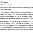 "Quando è sexy", dice il passeggero: hostess lo fa scendere dall'aereo