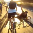 Tamponamento tra ciclisti sulla autostrada per le bici5