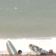Uragano Matthew, papà e figlio se ne fregano dell'allerta e vanno a fare kite surf2