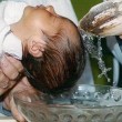 Battesimo con mistero: acqua si "trasforma" in rosario FOTO